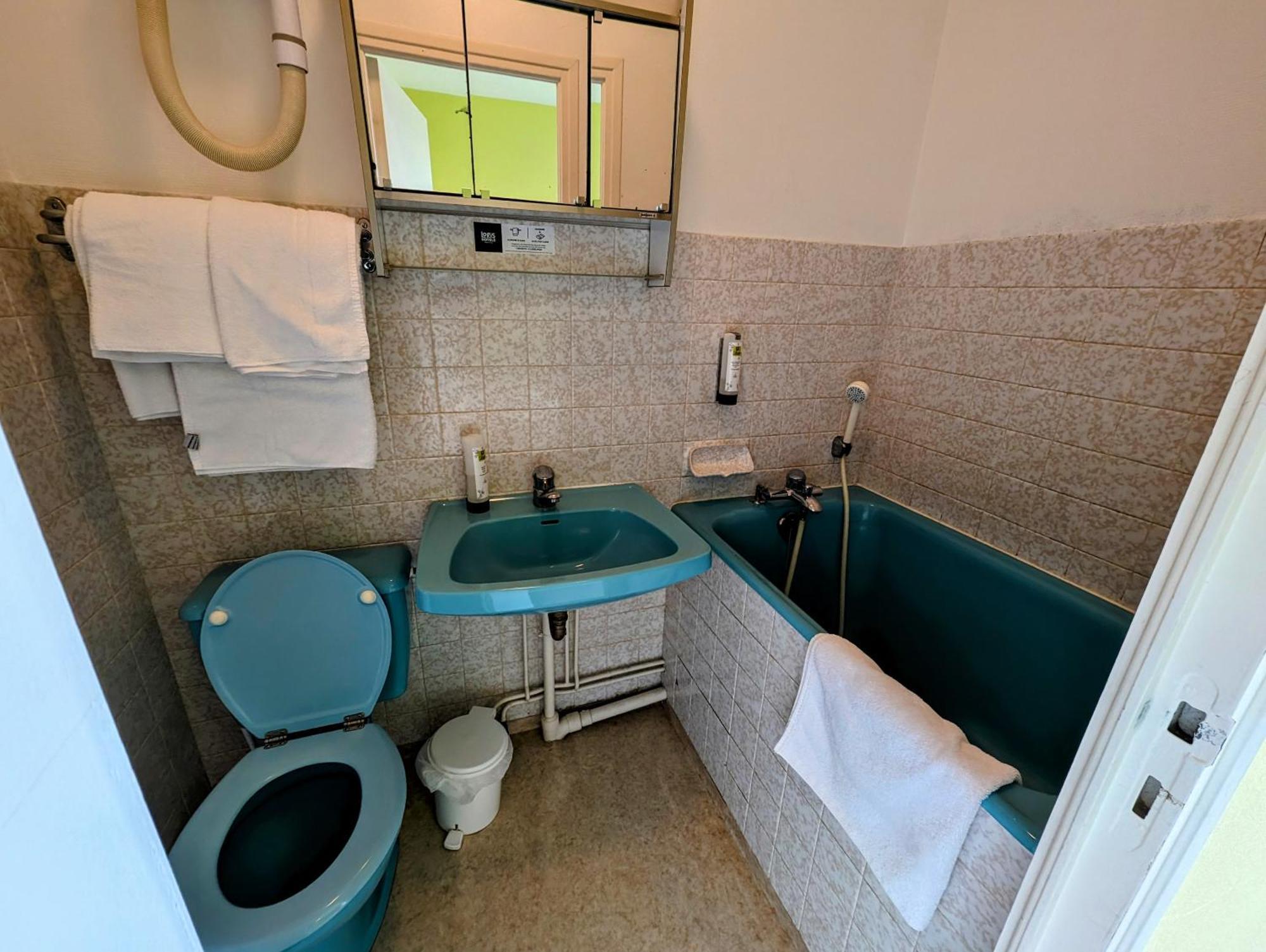 Logis Hotel Le Beau Site Chambon-sur-Lac Exterior foto